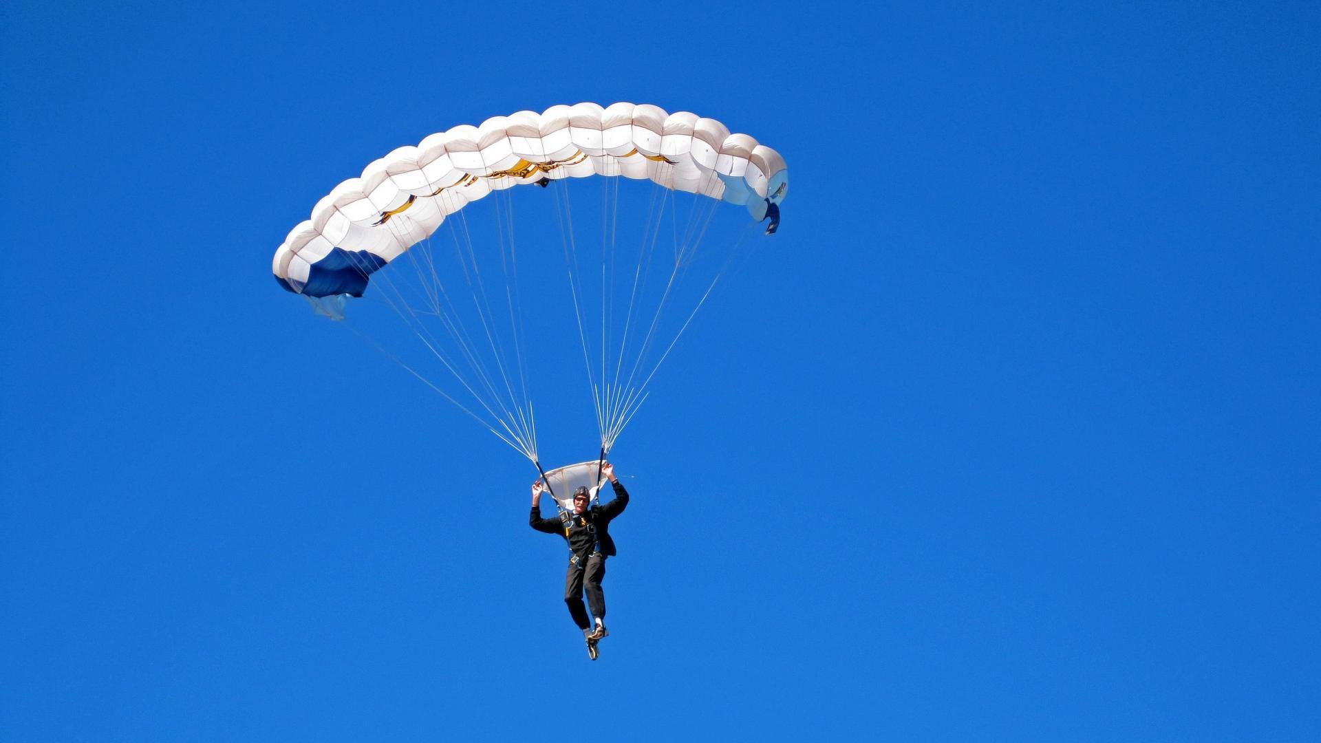 女篮姑娘用行动诠释中国力量,女篮好样的